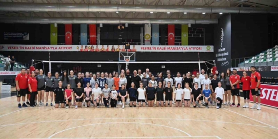 manisa-bbskda-gelecegin-sultanlari-parkeye-cikti-bcF5WFM3.jpg