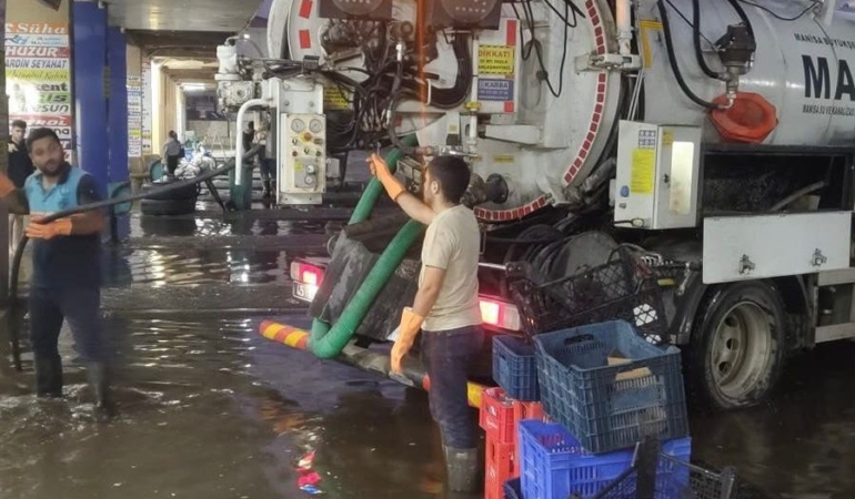 manisa-buyuksehir-belediyesinden-salihlideki-sel-magdurlarina-destek-ONSnKOru.jpg