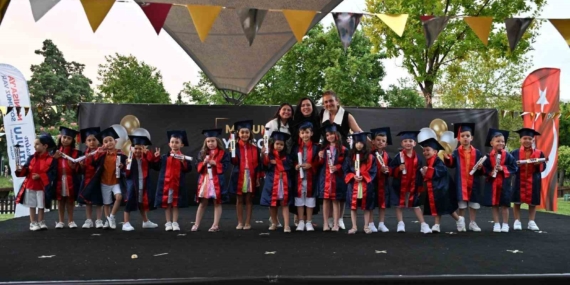 manisa-buyuksehirin-minikleri-yil-sonu-gosterisinde-alkis-topladi-nWjhZpra.jpg