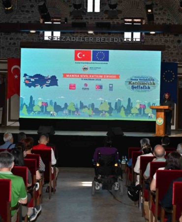 manisa-sivil-katilim-zirvesi-duzenlendi-R8OYx9nV.jpg