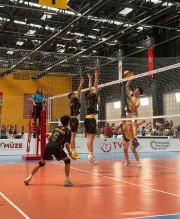 manisa-voleyboluna-cifte-sampiyona-kontenjani-kazandirdilar-Q8cpUdrT.jpg