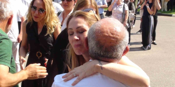 manisada-ferdi-zeyrek-vefatinin-birinci-yilinda-anildi-wzQXa3Ve.jpg