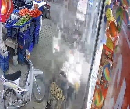 manisada-sirke-sisesi-bomba-gibi-patladi-sKidqmMt.jpg