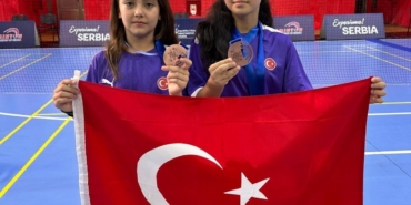 manisali-badmintonculardan-sirbistanda-madalyali-basari-X47vIpnt.jpg