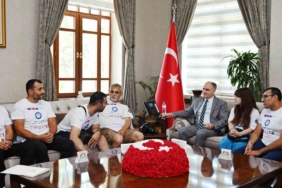 manisali-engelli-yuzuculer-macaristan-yolcusu-QxY13nBY.jpg
