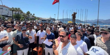 marmariste-esnaf-kapali-carsinin-uzerinin-acilmasini-protesto-etti-GjUIELPl.jpg