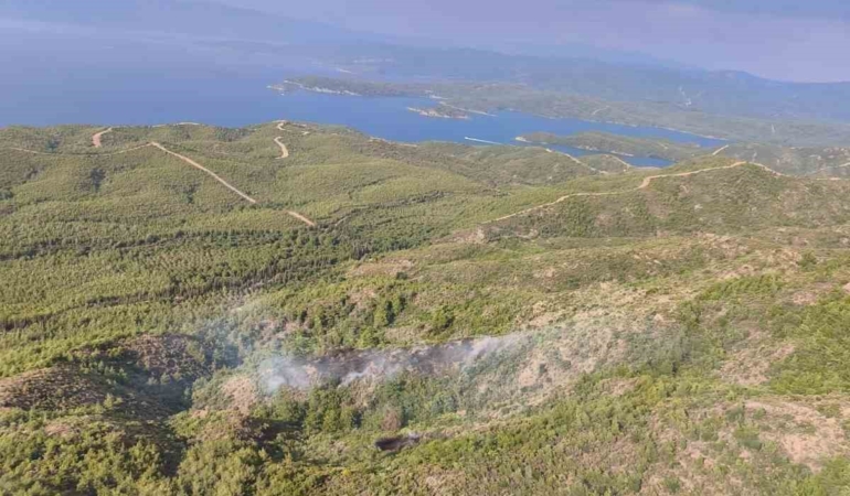 marmaristeki-yildirim-kaynakli-orman-yangini-sonduruldu-tOmCDCAS.jpg