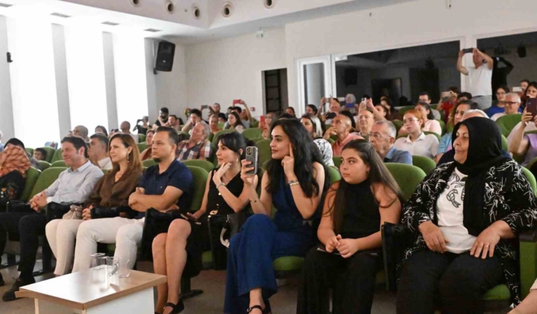 masmek-kursiyerleri-yil-boyunca-ogrendiklerini-sahneye-tasidi-3iyJ2Oul.jpg