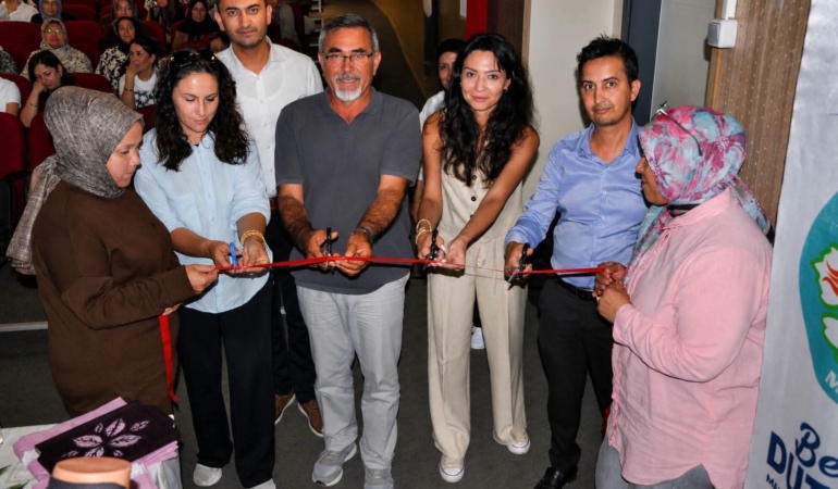 masmek-selendide-yil-sonu-sergisi-buyuk-ilgi-gordu-XOubmhzr.jpg