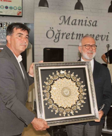 memur-sen-manisa-il-divaninda-turkiye-yuzyili-vurgusu-wNWd2HS9.jpg
