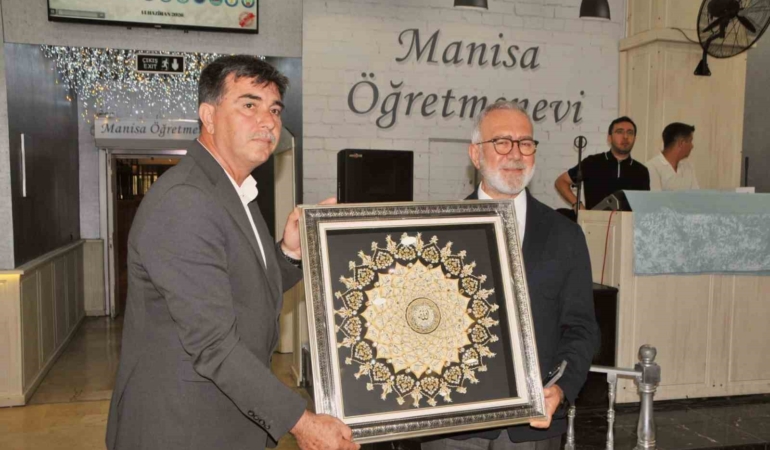 memur-sen-manisa-il-divaninda-turkiye-yuzyili-vurgusu-wNWd2HS9.jpg