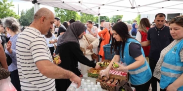 menemen-belediyesi-yksde-de-ogrenci-ve-velilerin-yaninda-Y6RDLqWq.jpg