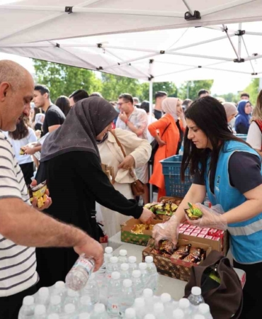 menemen-belediyesi-yksde-de-ogrenci-ve-velilerin-yaninda-Y6RDLqWq.jpg