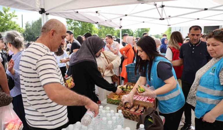 menemen-belediyesi-yksde-de-ogrenci-ve-velilerin-yaninda-Y6RDLqWq.jpg