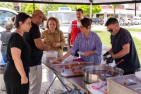 mentese-belediyesi-sehit-polis-memuru-icin-lokma-hayri-yapti-hGEv3jZc.jpg