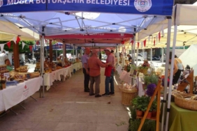 mentese-kursunlu-meydaninda-slow-food-senligi-duzenlendi-w6sLTZNn.jpg