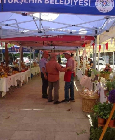 mentese-kursunlu-meydaninda-slow-food-senligi-duzenlendi-w6sLTZNn.jpg