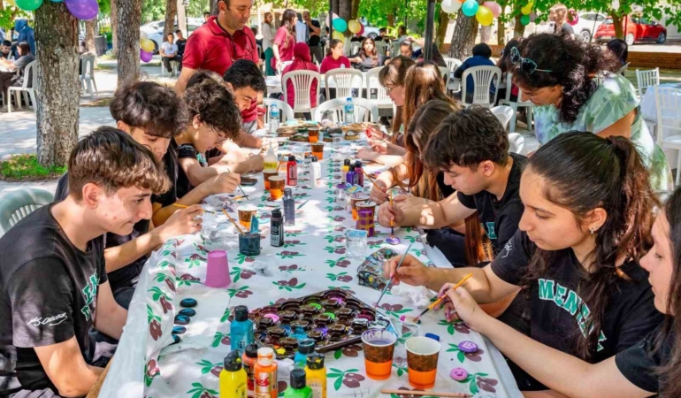 mentesede-izin-olsun-etkinligi-renkli-goruntulere-sahne-oldu-strppRxF.jpg