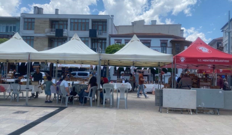 mentesede-slow-food-yeryuzu-pazari-senlik-havasinda-gececek-gGN2Uc7n.jpg