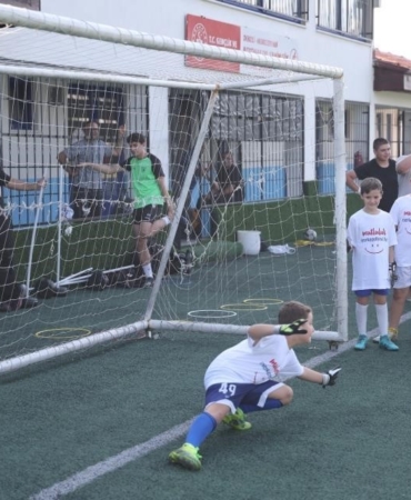 merkezefendi-yaz-spor-okullarinda-kaleci-egitimleri-basliyor-RE9Aty5G.jpg