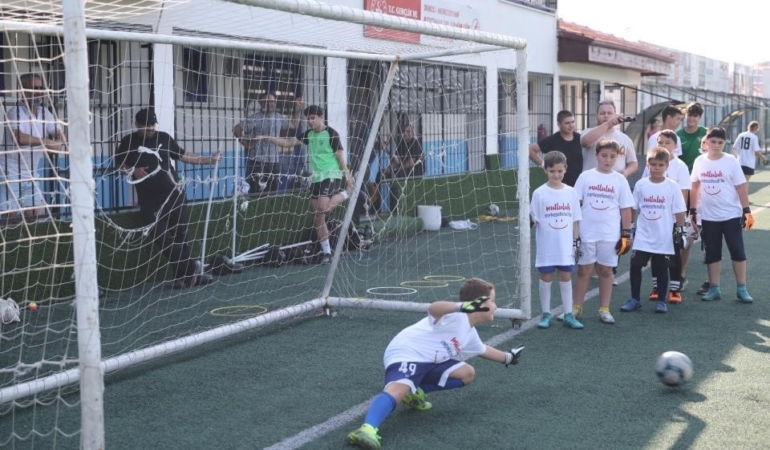 merkezefendi-yaz-spor-okullarinda-kaleci-egitimleri-basliyor-RE9Aty5G.jpg