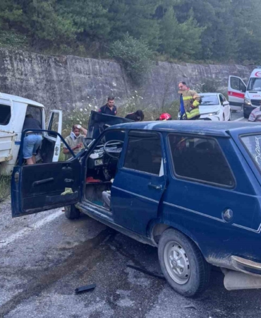 milasta-trafik-kazasi-2-yarali-yxnQsULP.jpg