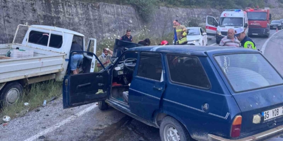 milasta-trafik-kazasi-2-yarali-yxnQsULP.jpg