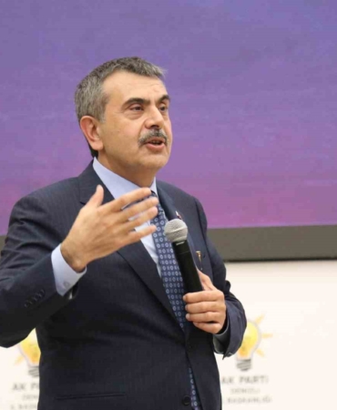 milli-egitim-bakani-tekin-ecevit-donemindeki-mektuplarla-yeni-ve-eski-turkiyeyi-karsilastirdi-mz8kww2D.jpg