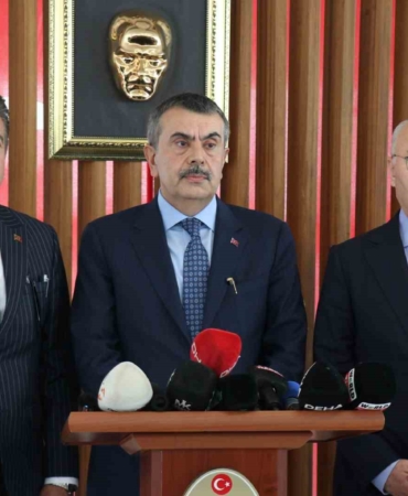 milli-egitim-bakani-tekin-yksye-giren-butun-genclerimize-basarilar-diliyorum-qbdcjOVi.jpg