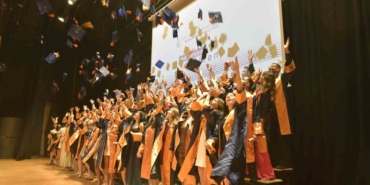 mimarlarin-mezuniyet-coskusu-PnEC7jbB.jpg