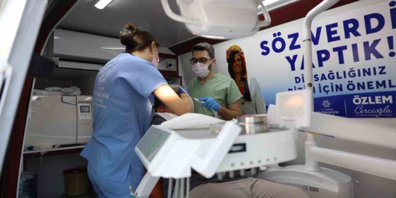 mobil-agiz-ve-dis-sagligi-klinikleri-cinede-vatandaslarla-bulustu-wikeW881.jpg