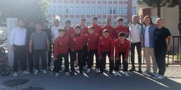 moymul-ortaokulu-futsal-takimi-turkiyenin-en-iyi-8-takimi-arasinda-Eieky6sB.jpg