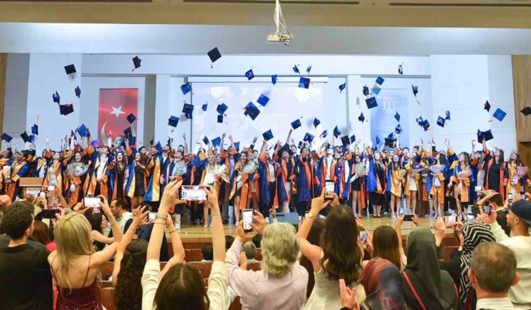 msku-teknoloji-fakultesi-mezunlarini-ugurladi-NP8Ab9QG.jpg
