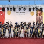 mtk-kolejinde-hem-mezuniyet-hem-karne-heyecani-IM8syV8P.jpg