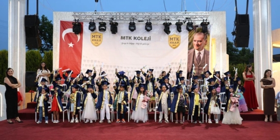 mtk-kolejinde-hem-mezuniyet-hem-karne-heyecani-IM8syV8P.jpg