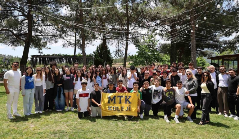mtk-kolejinden-lgs-oncesi-ogrencilere-moral-ve-motivasyon-destegi-fMDH3vn6.jpg