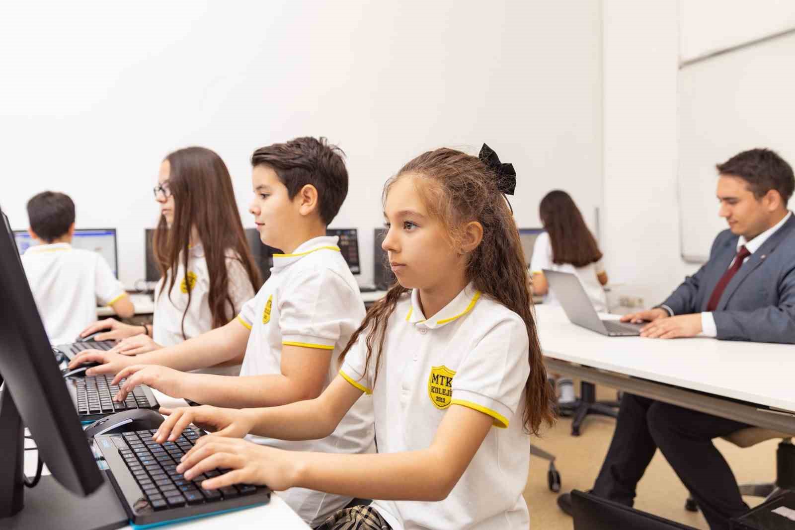 mtk-kolejine-yogun-ilgi-basvurularin-nedeni-egitimdeki-basarimiz-IcNfdO1H.jpg