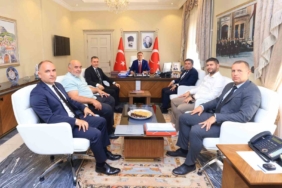 mugla-valisi-akbiyik-kizilayin-mugladaki-faaliyetleri-hakkinda-bilgi-aldi-yrWmarnp.jpg