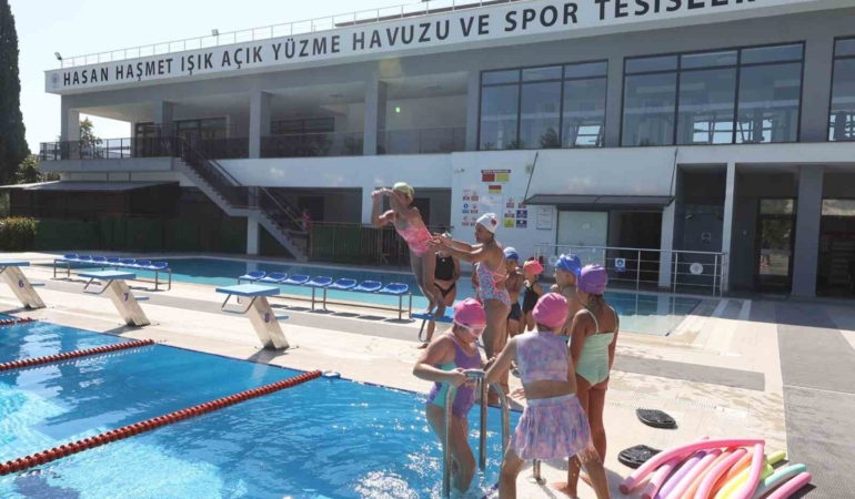 muglada-cocuklar-yazi-havuzda-karsilayacak-zc3gGnD1.jpg