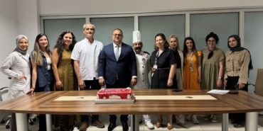 muglada-diyetisyenler-gunlerini-pasta-ile-kutladi-QtgTxAzT.jpg