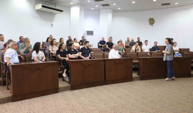 nazilli-belediyesi-hizmet-ici-egitimlerine-devam-ediyor-7lCy3XQg.jpg