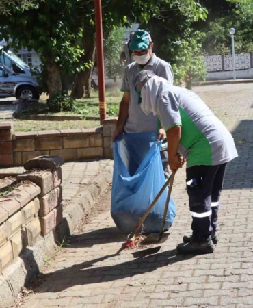 nazilli-belediyesi-temizlik-calismalarina-devam-ediyor-1aCfuHDs.jpg