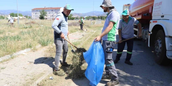 nazillide-belediye-ekipleri-sahaya-indi-F568UztH.jpg
