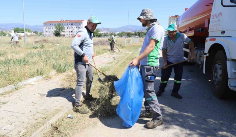 nazillide-belediye-ekipleri-sahaya-indi-F568UztH.jpg