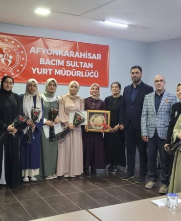 ogrenci-yurdundaki-kurani-kerim-ve-hafizlik-kursu-programi-sona-erdi-C34C6aFb.jpg