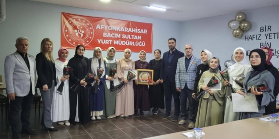 ogrenci-yurdundaki-kurani-kerim-ve-hafizlik-kursu-programi-sona-erdi-C34C6aFb.jpg
