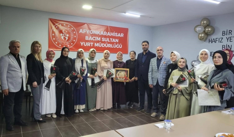 ogrenci-yurdundaki-kurani-kerim-ve-hafizlik-kursu-programi-sona-erdi-C34C6aFb.jpg