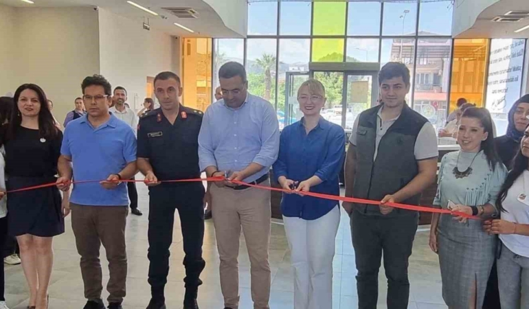 ogrencilerden-muhtesem-sergi-ve-tiyatro-gosterisi-vSpVgDJ5.jpg