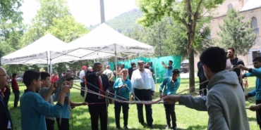 ogrencilere-yonelik-gerceklestirilen-yil-sonu-cami-senlikleri-basladi-iqjJBzLG.jpg