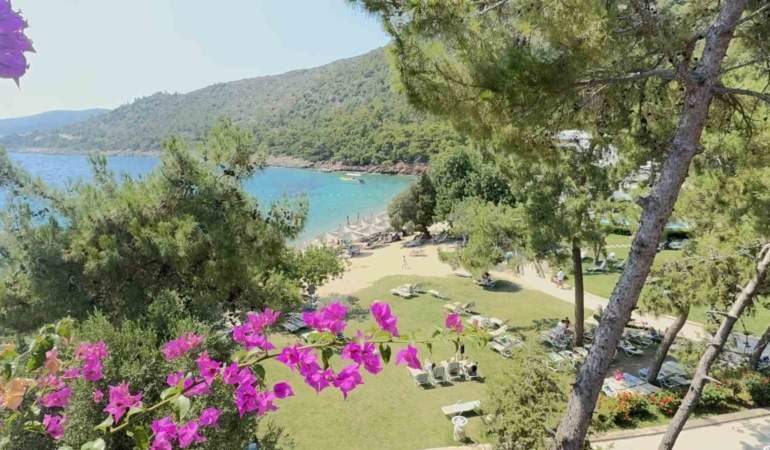 okullar-kapandi-bodrum-sahilleri-doldu-mj8d5JAs.jpg